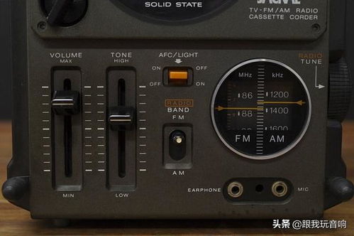sony在1976年推出的便攜式音響,帶有收音機 電視 盒式磁帶錄音機
